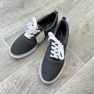 NWT Women's Molly Vulcanized Lace-Up Sneakers - Universal Thread Black All Size